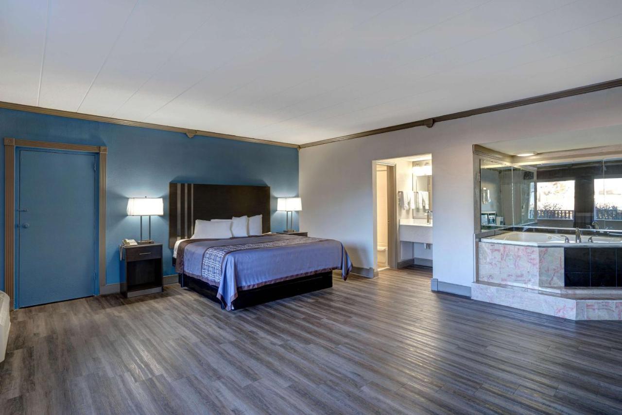 Motel 6 Burlington Zewnętrze zdjęcie