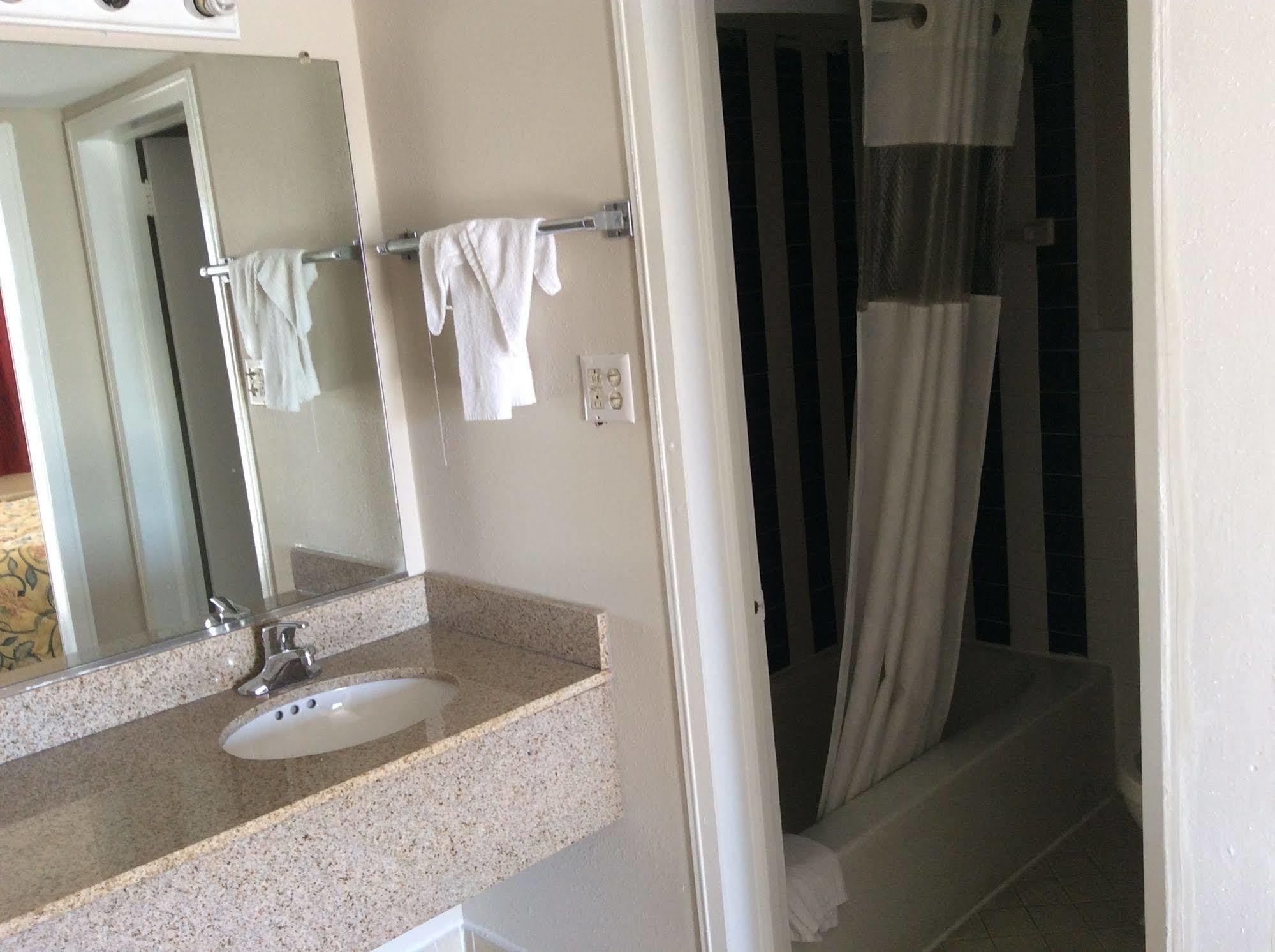 Motel 6 Burlington Zewnętrze zdjęcie