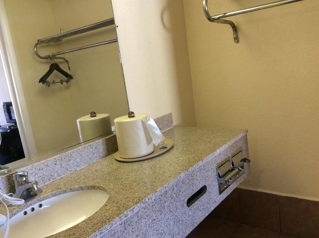 Motel 6 Burlington Zewnętrze zdjęcie